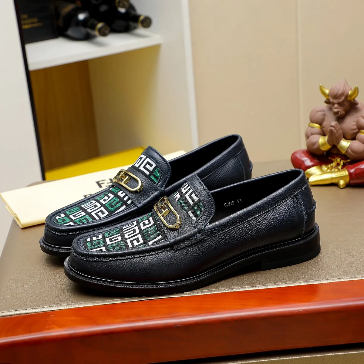 Men's shoes💰460 🕷🕷【FENDI】The latest men's formal leather shoes🇨🇳Classic series not to be missed💯The first layer is made of imported first-layer cowhide☘Original quality, the leather is smooth and delicate🎋The version is awesome, the perfect streamlined outline🍇🐮Leather lining, color, size 38-45...